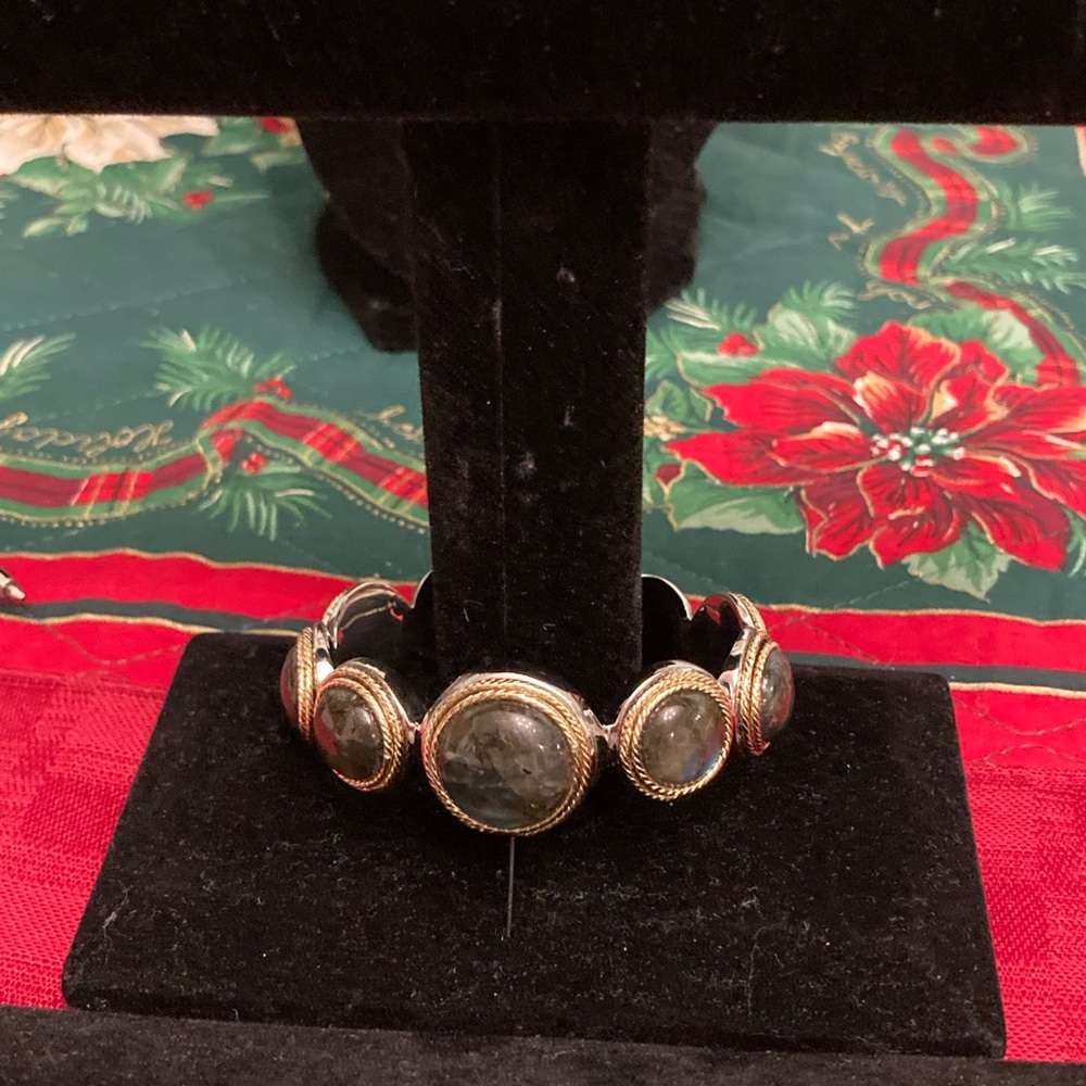 Vincenza gold Labradorite Textured Hinged Cuff, 14K - Picture 4 of 4